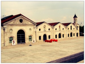 parvis du musée de la bd d'angoulême